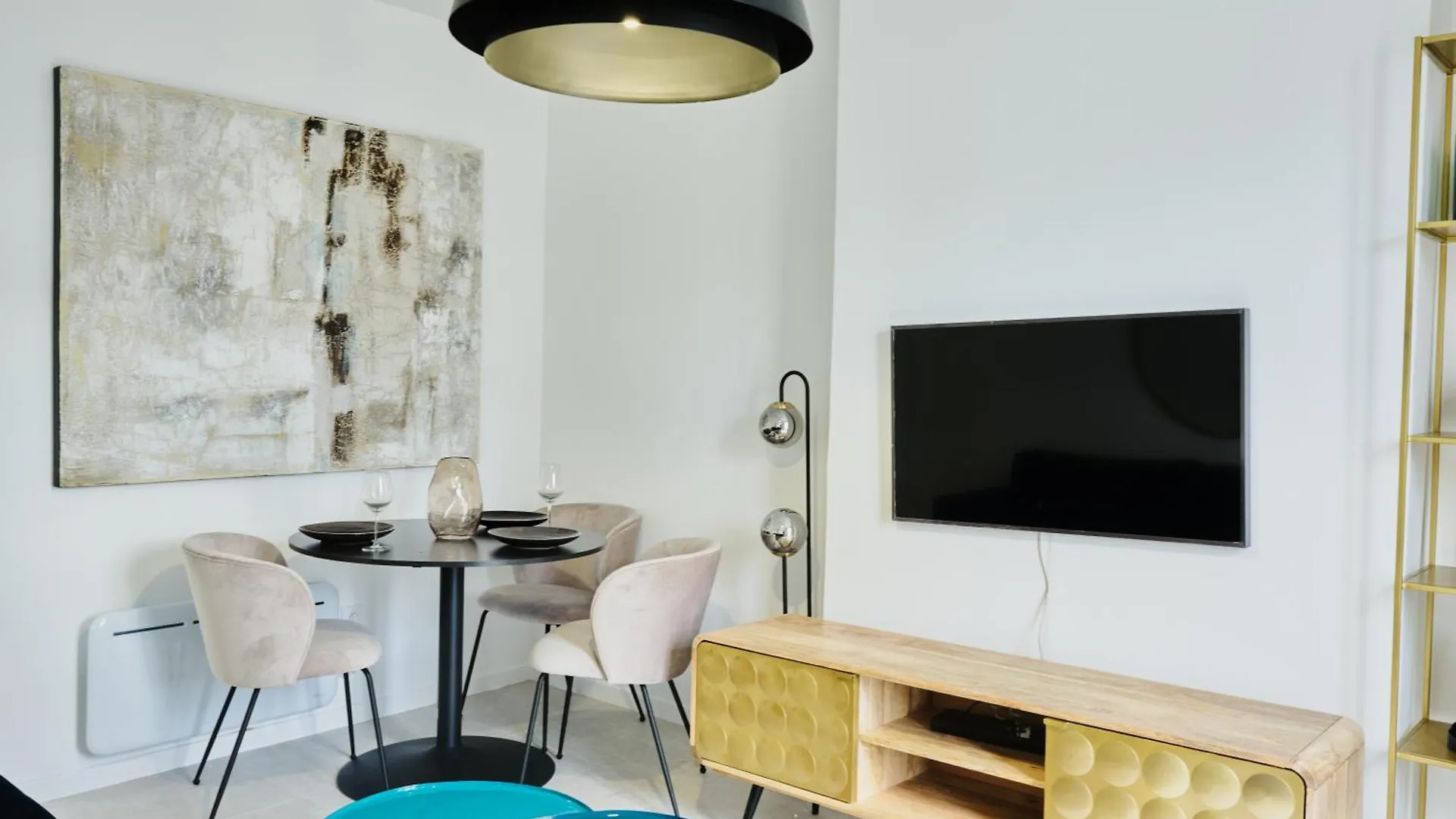 Apartment Bel Appart Au Charme Parisien, Pour 6 Personnes